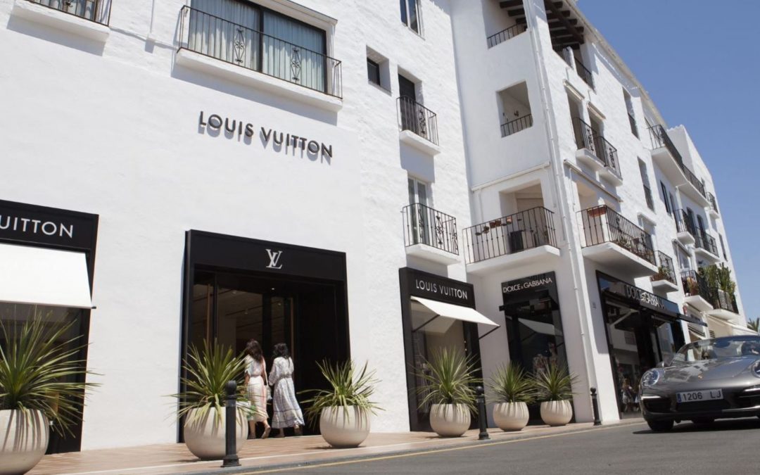 Louis Vuitton presenta una colección en Edición Limitada dedicada a Puerto Banús
