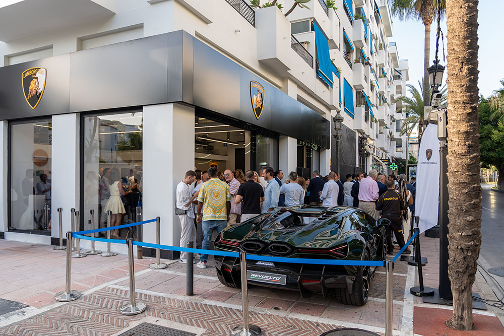 Lamborghini apuesta por el sur de España con un showroom en Puerto Banús