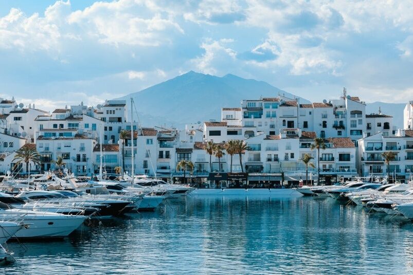 The most exclusive yacht clubs and marinas in Spain and around the world